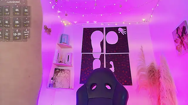 Iamlola  online show from December 2025 10:36:02 PM