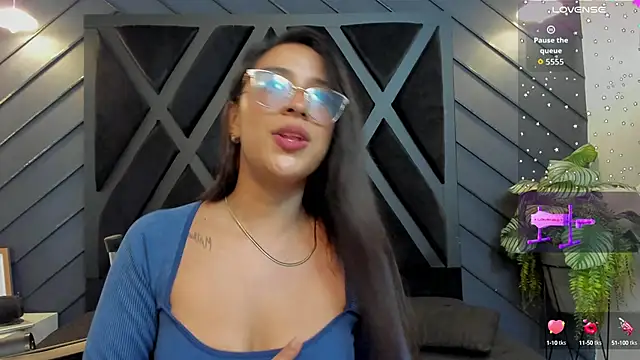 zoe martins  online show from September 2025 05:24:02 PM