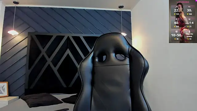 zoe martins  online show from October 2025 05:22:02 PM