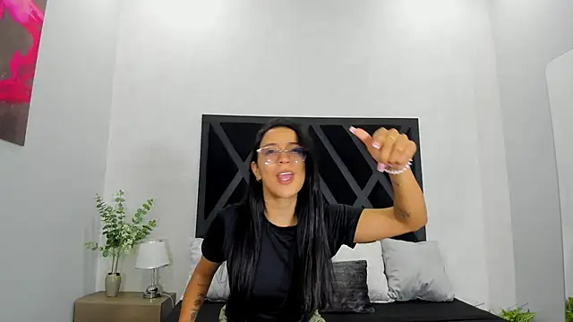 Snapshot of zoe_martins_ chatting on June 2026 05:36:02 PM zoe martins online show from June 2026 05:36:02 PM
