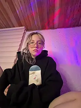 ReenKitty online show from March 2026 08:41:02 AM