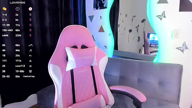 luciamature  online show from November 2025 09:14:01 PM