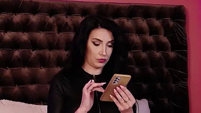 StephanyMillan online show from June 2026 05:19:02 AM