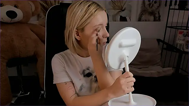 AuroraWrenfield online show from January 2026 10:09:02 AM