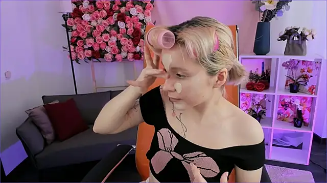 AuroraWrenfield online show from February 2026 10:10:01 AM