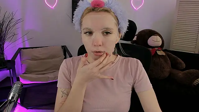 Snapshot of AuroraWrenfield chatting on March 2026 04:27:01 AM AuroraWrenfield online show from March 2026 04:27:01 AM