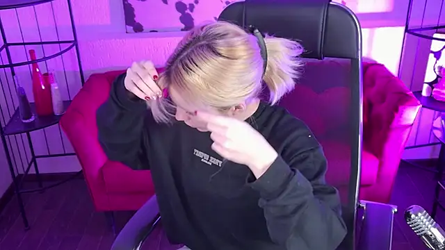 Snapshot of AuroraWrenfield chatting on March 2026 01:21:01 AM AuroraWrenfield online show from March 2026 01:21:01 AM