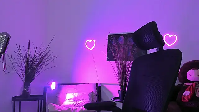 Snapshot of AuroraWrenfield chatting on April 2026 01:28:01 AM AuroraWrenfield online show from April 2026 01:28:01 AM