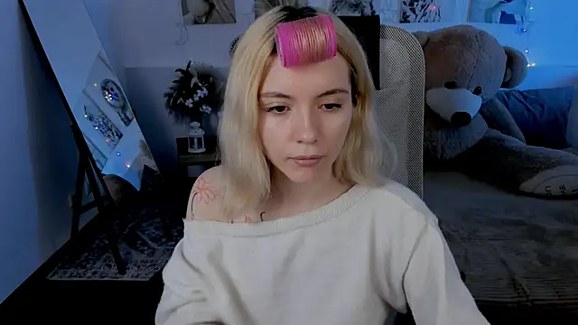 Snapshot of AuroraWrenfield chatting on April 2026 04:28:02 AM AuroraWrenfield online show from April 2026 04:28:02 AM