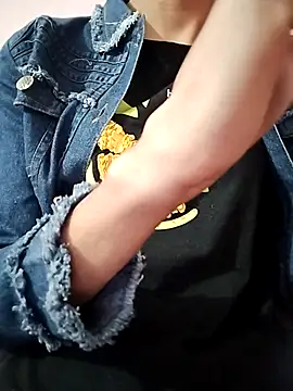 Snapshot of Sx-Maniya chatting on November 2025 01:49:01 AM Sx-Maniya online show from November 2025 01:49:01 AM