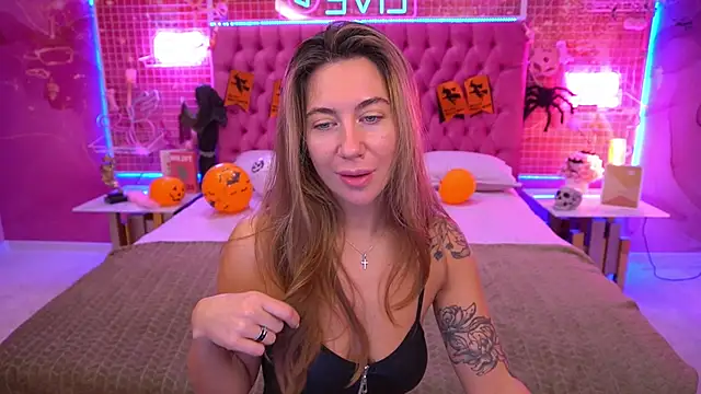 Snapshot of KateShanny chatting on November 2025 07:21:01 AM KateShanny online show from November 2025 07:21:01 AM