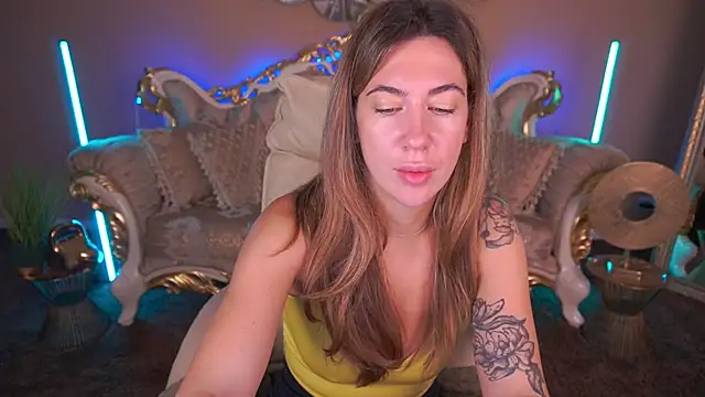 Snapshot of KateShanny chatting on November 2025 07:11:02 AM KateShanny online show from November 2025 07:11:02 AM