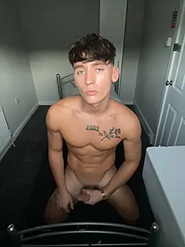 naughtyboy0124 online show from October 2025 04:20:02 PM