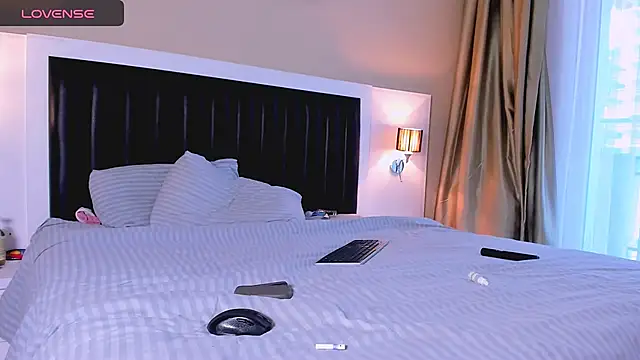 Snapshot of marrenaa chatting on November 2025 06:13:02 AM marrenaa online show from November 2025 06:13:02 AM