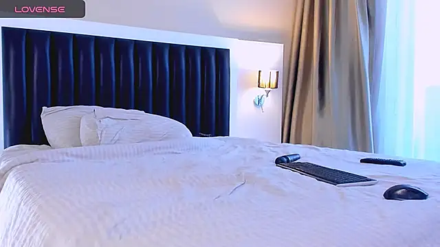 Snapshot of marrenaa chatting on November 2025 07:08:02 AM marrenaa online show from November 2025 07:08:02 AM