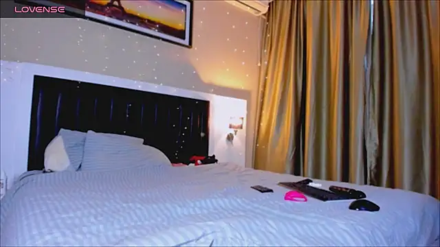 Snapshot of marrenaa chatting on December 2025 06:06:01 AM marrenaa online show from December 2025 06:06:01 AM