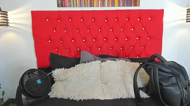 Snapshot of carolinacrus01 chatting on September 2025 03:45:01 PM carolinacrus01 online show from September 2025 03:45:01 PM