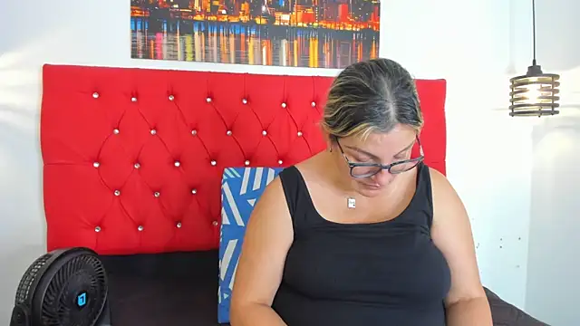 Snapshot of carolinacrus01 chatting on September 2025 03:56:02 PM carolinacrus01 online show from September 2025 03:56:02 PM