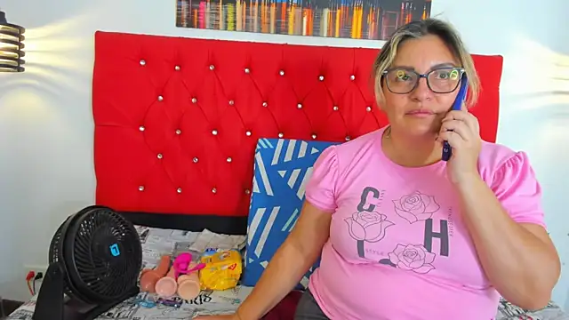 Snapshot of carolinacrus01 chatting on September 2025 03:45:01 PM carolinacrus01 online show from September 2025 03:45:01 PM