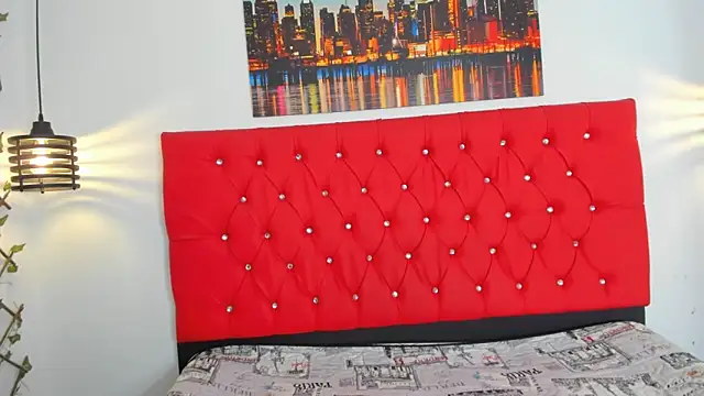 Snapshot of carolinacrus01 chatting on September 2025 04:19:02 PM carolinacrus01 online show from September 2025 04:19:02 PM