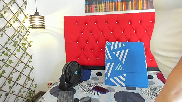 Snapshot of carolinacrus01 chatting on September 2025 02:43:01 PM carolinacrus01 online show from September 2025 02:43:01 PM