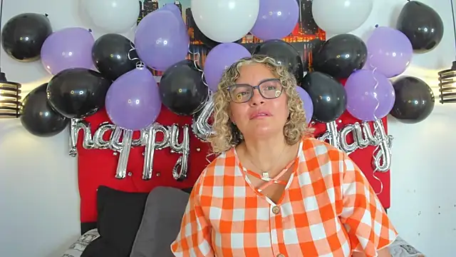 Snapshot of carolinacrus01 chatting on October 2025 03:07:02 PM carolinacrus01 online show from October 2025 03:07:02 PM