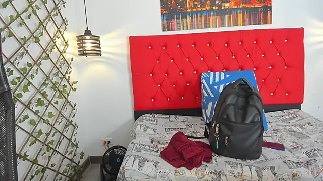 Snapshot of carolinacrus01 chatting on October 2025 04:59:02 PM carolinacrus01 online show from October 2025 04:59:02 PM