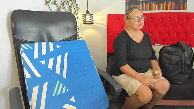 Snapshot of carolinacrus01 chatting on October 2025 01:09:01 PM carolinacrus01 online show from October 2025 01:09:01 PM