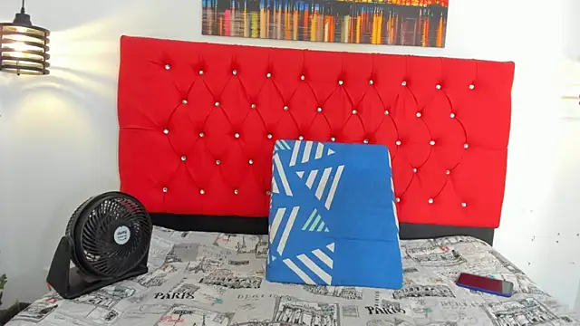 Snapshot of carolinacrus01 chatting on November 2025 04:08:02 PM carolinacrus01 online show from November 2025 04:08:02 PM