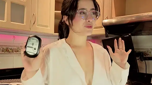 LiLLiAnderson online show from December 2025 11:49:02 AM