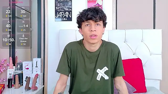 Axel  Evans online show from November 2025 12:26:01 PM