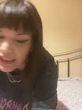 SarettaB90 online show from October 2025 04:40:02 PM