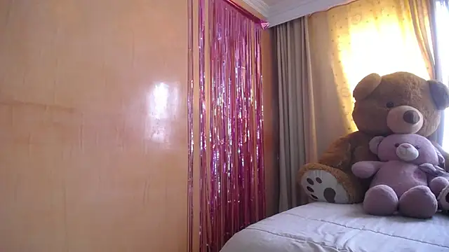 miss lilieth online show from November 2025 04:30:01 PM