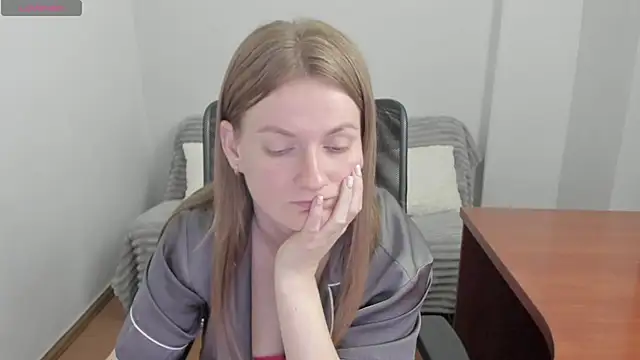 Snapshot of Alisha_Skyes chatting on May 2026 03:45:02 AM Alisha Skyes online show from May 2026 03:45:02 AM