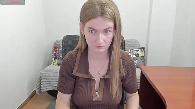 Snapshot of Alisha_Skyes chatting on July 2026 03:10:01 PM Alisha Skyes online show from July 2026 03:10:01 PM