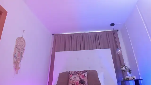 M0lly Beckers online show from October 2025 01:04:02 PM