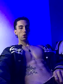 redmen69 online show from September 2025 02:06:01 AM