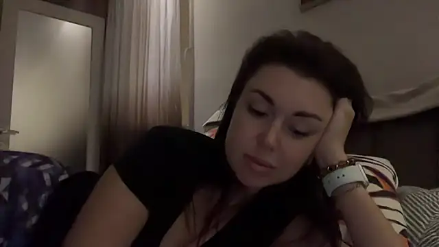 Snapshot of Gilin1 chatting on November 2025 07:37:01 PM Gilin1 online show from November 2025 07:37:01 PM