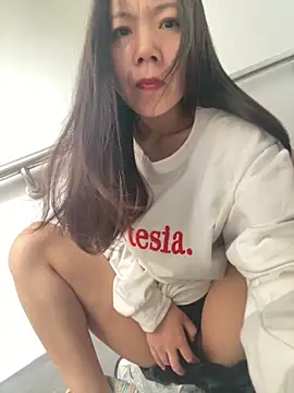 Snapshot of xinmeng-000 chatting on April 2026 09:03:02 AM xinmeng-000 online show from April 2026 09:03:02 AM