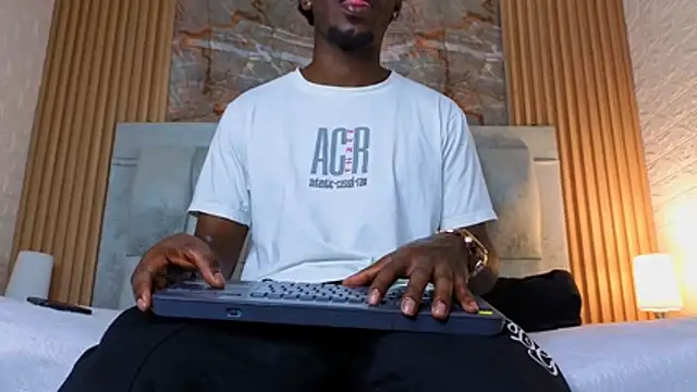 pipedark  online show from November 2025 03:42:02 AM