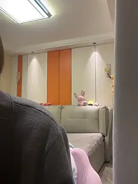 D-033 online show from November 2025 10:15:02 AM