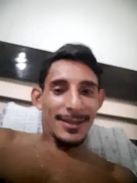 Snapshot of EuEnzo1 chatting on April 2026 05:54:01 AM EuEnzo1 online show from April 2026 05:54:01 AM