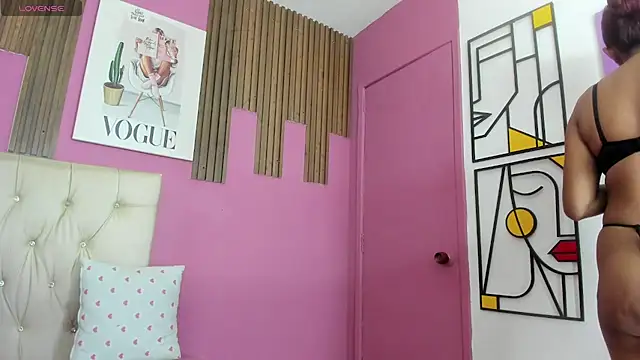 Lucia Spear online show from December 2025 12:53:02 PM