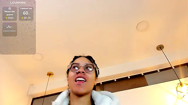 Hanna Cornee  online show from October 2025 02:07:02 PM