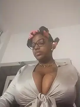 Snapshot of SheilaCoopers_ chatting on March 2026 10:43:02 AM SheilaCoopers online show from March 2026 10:43:02 AM