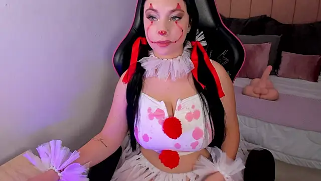 Snapshot of cloe_weiss chatting on October 2025 01:12:01 PM cloe weiss online show from October 2025 01:12:01 PM