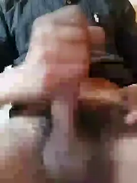 Snapshot of whitebullock chatting on April 2026 04:40:01 AM whitebullock online show from April 2026 04:40:01 AM