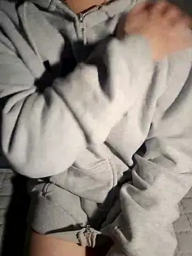 111owo111 online show from September 2025 01:46:01 PM