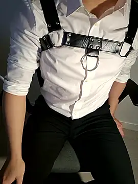 111owo111 online show from October 2025 01:19:01 PM