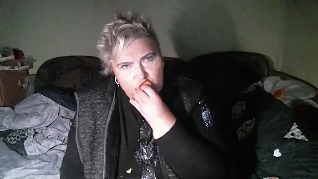 Snapshot of Lana555 chatting on December 2025 02:44:02 PM Lana555 online show from December 2025 02:44:02 PM